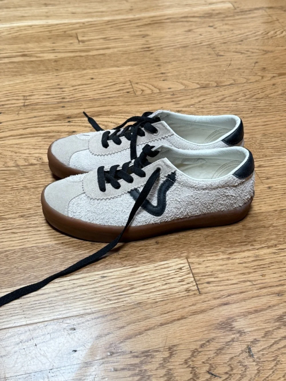 Womens Vans Low Sport Sneaker Size 7 - Picture 4 of 8